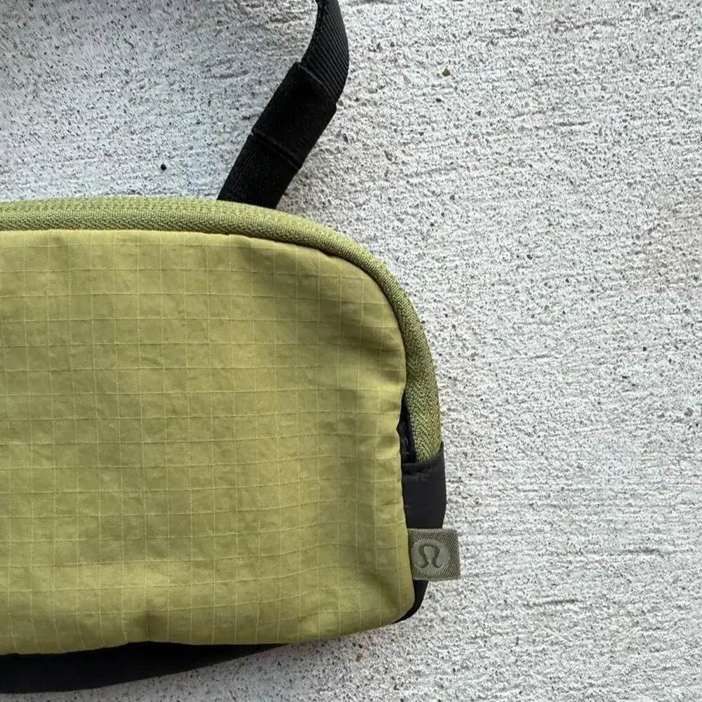 Lululemon green khaki everywhere crossbody bag